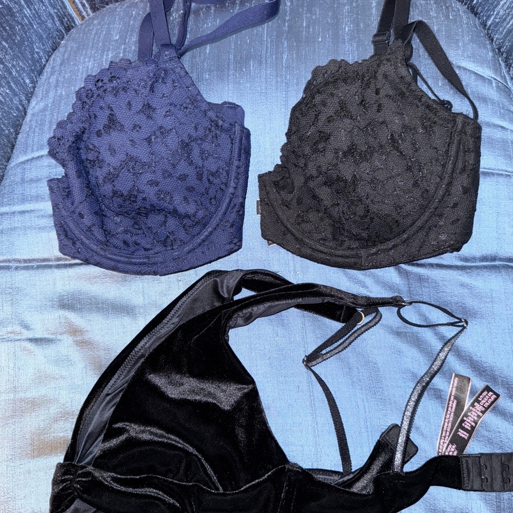 Victoria's Secret Black and Navy Lace Bras and Bralette Bundle 🖤